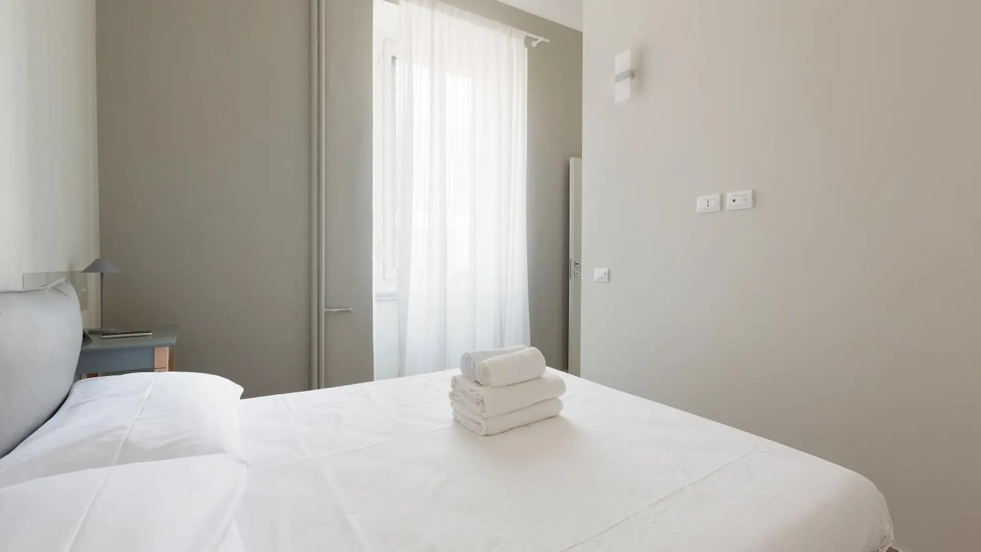 Washington Modern Apartment Милан